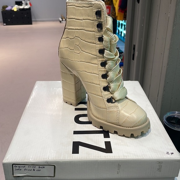 Schutz booties - Picture 2 of 5